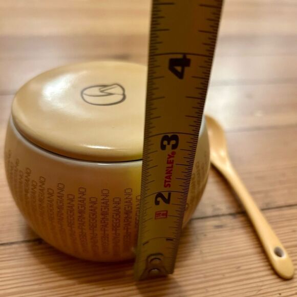 Emilia Food Love ceramic cheese box and ceramic cheese spoon. NWT, NIB. - Picture 12 of 14